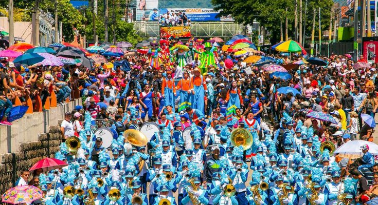 desfile conmemorativo a las fiestas agostinas